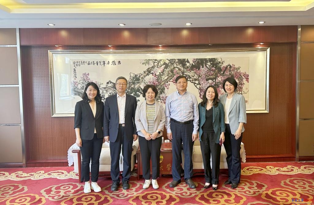 中国营养学会一行来校座谈交流