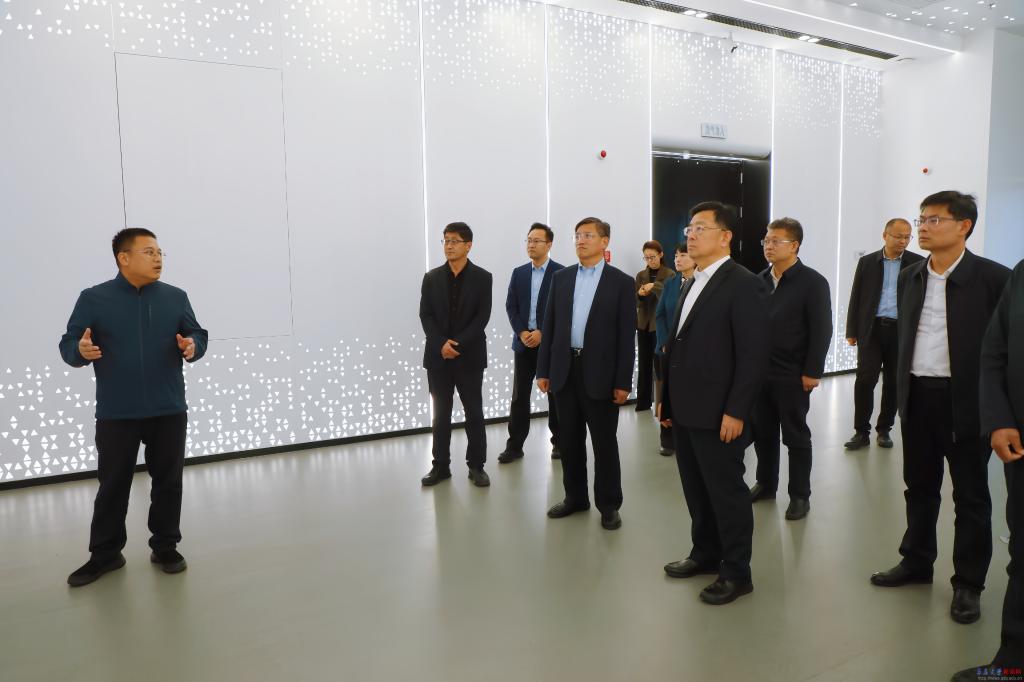 青岛市政法委书记程德智到我校调研平安建设工作